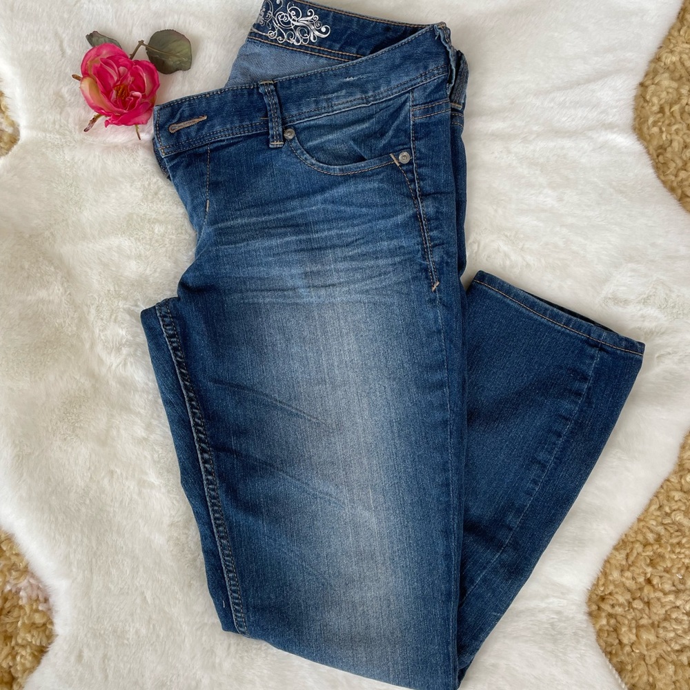 EXPRESS CROPPED JEAN LEGGING SLIM FIT ULTRA LOW RISE. Size 8 Great Shape